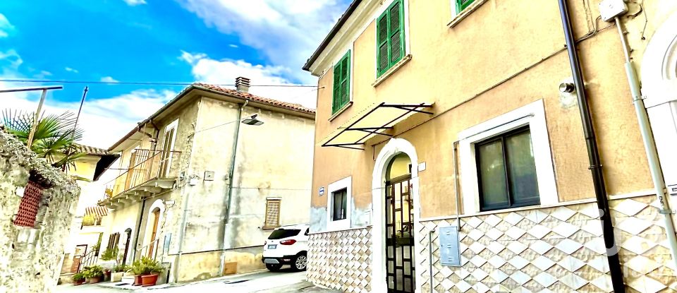 Casa di paese 6 locali di 100 m² in Corfinio (67030)