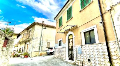 Village house 6 rooms of 100 m² in Corfinio (67030)