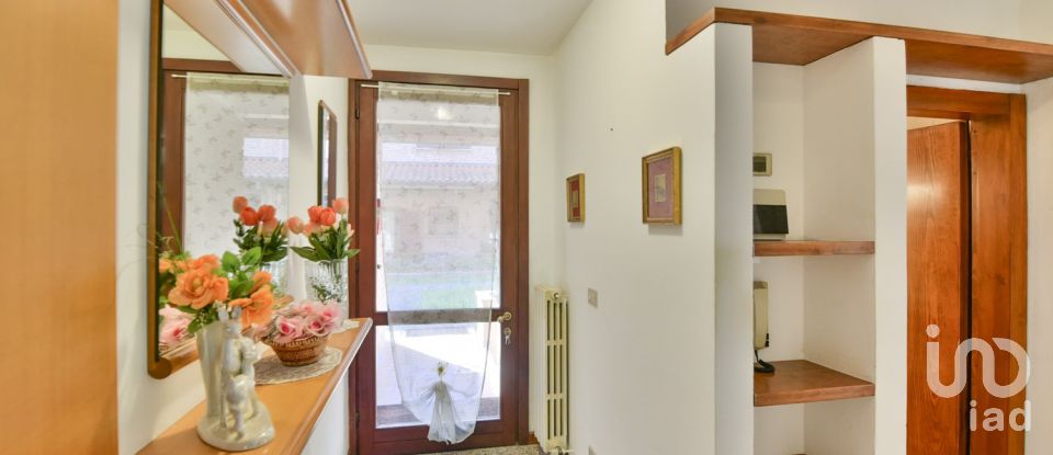 Villa a schiera 3 locali di 150 m² in Carate Brianza (20841)