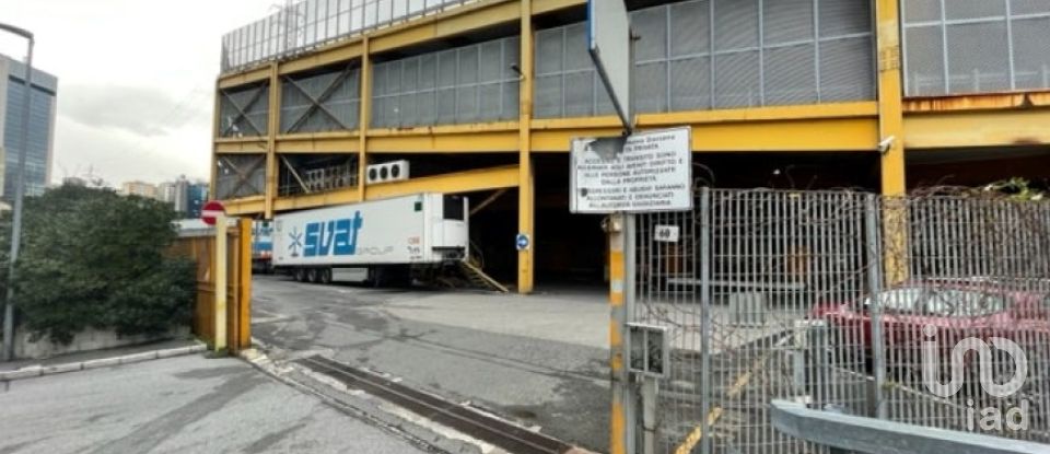 Warehouse of 3,200 m² in Genova (16149)