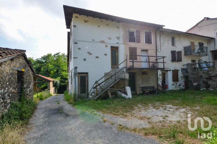 Village house 4 rooms of 100 m² in Cengio (17056)