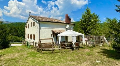Chalet 13 locali di 277 m² in Castel di Sangro (67031)