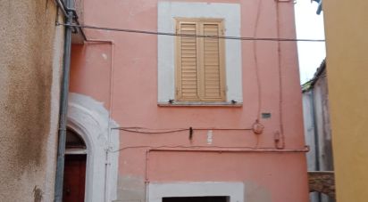 Appartamento 7 locali di 191 m² a Alanno (65020)