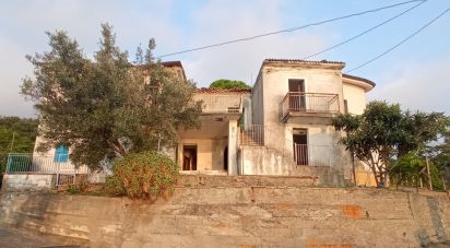 Casa indipendente / Villa 10 locali di 135 m² in - (87030)