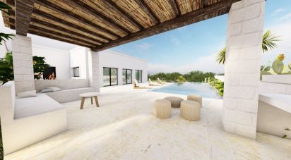 Casale 6 locali di 130 m² in Ostuni (72017)