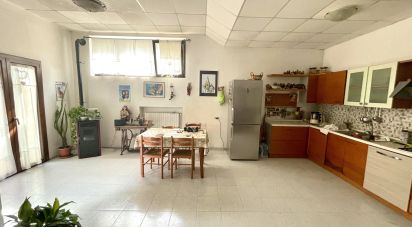 Abitazione 8 locali di 189 m² in Sulmona (67039)