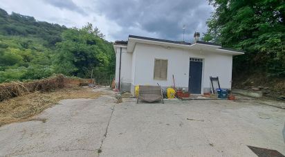 Casa indipendente 4 locali di 75 m² in Manoppello (65024)
