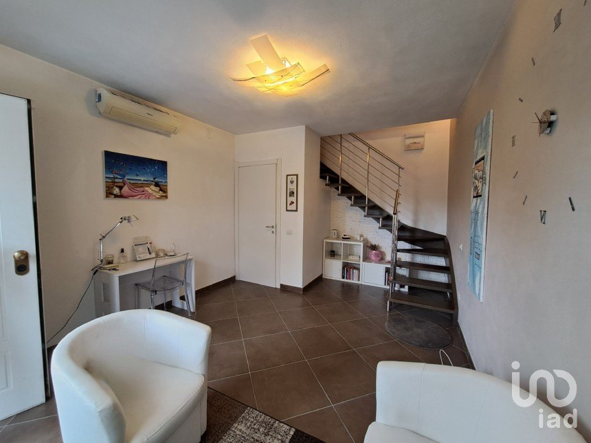 Duplex 3 rooms of 40 m² in Ceregnano (45010)