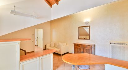 Two-room apartment of 75 m² in Albiate (20847)
