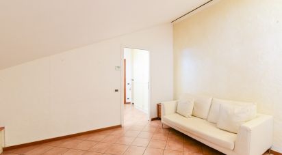 Two-room apartment of 75 m² in Albiate (20847)