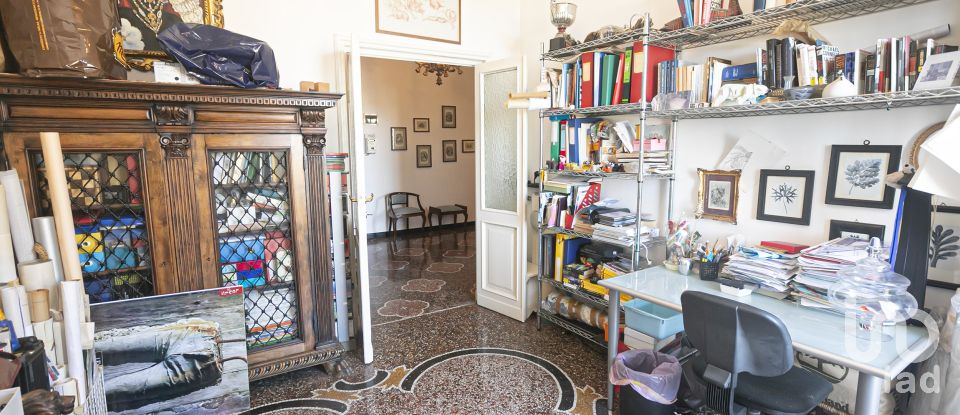 Apartment 6 rooms of 124 m² in Genova (16125)