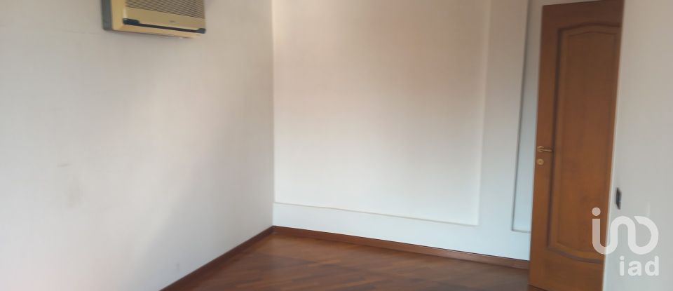 Town house 4 rooms of 150 m² in Paderno Dugnano (20030)