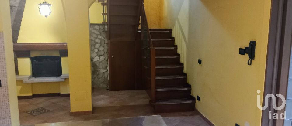 Town house 4 rooms of 150 m² in Paderno Dugnano (20030)