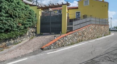 Casale 0 locali di 262 m² in Savona (17100)