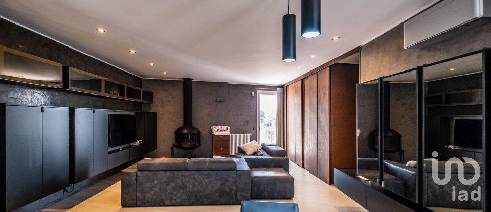 Farm 0 rooms of 262 m² in Savona (17100)