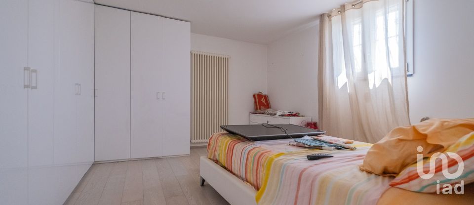 Villa 0 locali di 262 m² in Savona (17100)