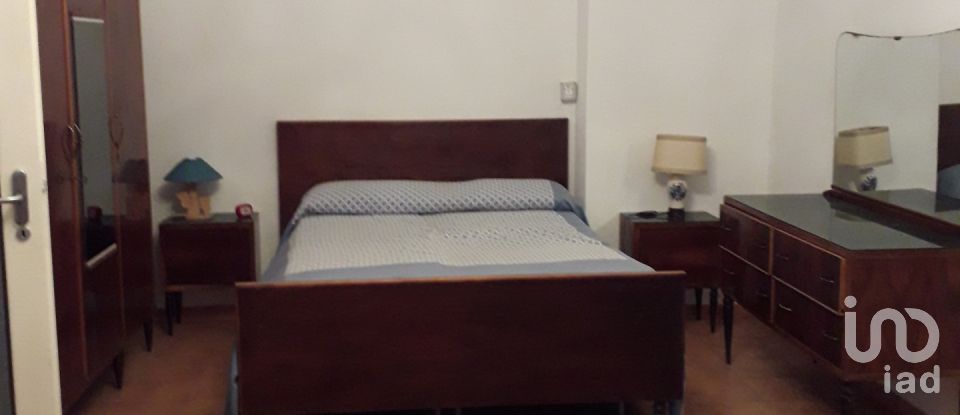 Casa indipendente 7 locali di 190 m² in Licciana Nardi (54016)