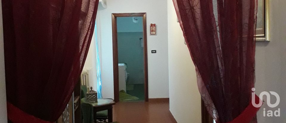 Casa indipendente 7 locali di 190 m² in Licciana Nardi (54016)