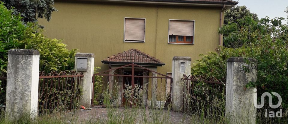 Casa indipendente 7 locali di 190 m² in Licciana Nardi (54016)