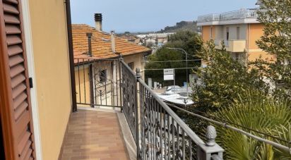 Block of flats 4 rooms of 85 m² in Sant'Elpidio a Mare (63811)