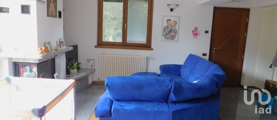 Town house 7 rooms of 99 m² in Piuro (23020)