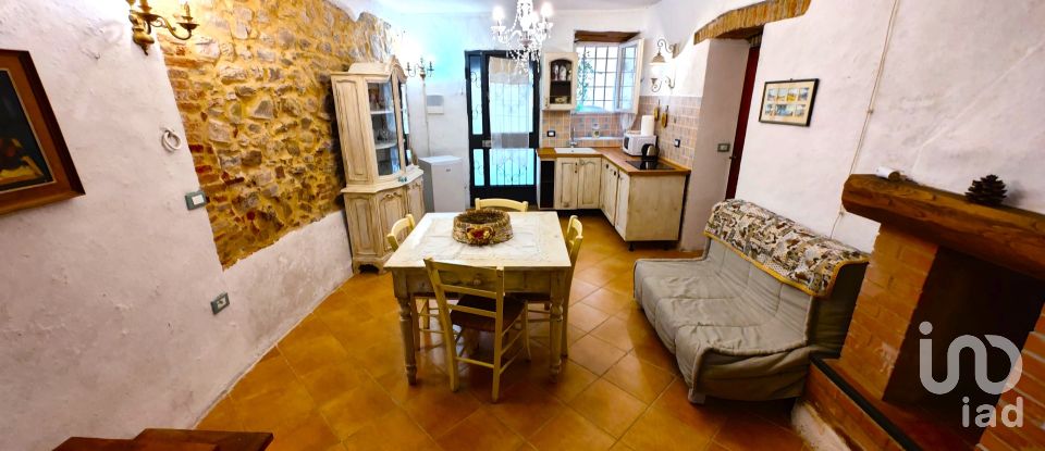 Four-room apartment of 100 m² in Castagneto Carducci (57022)