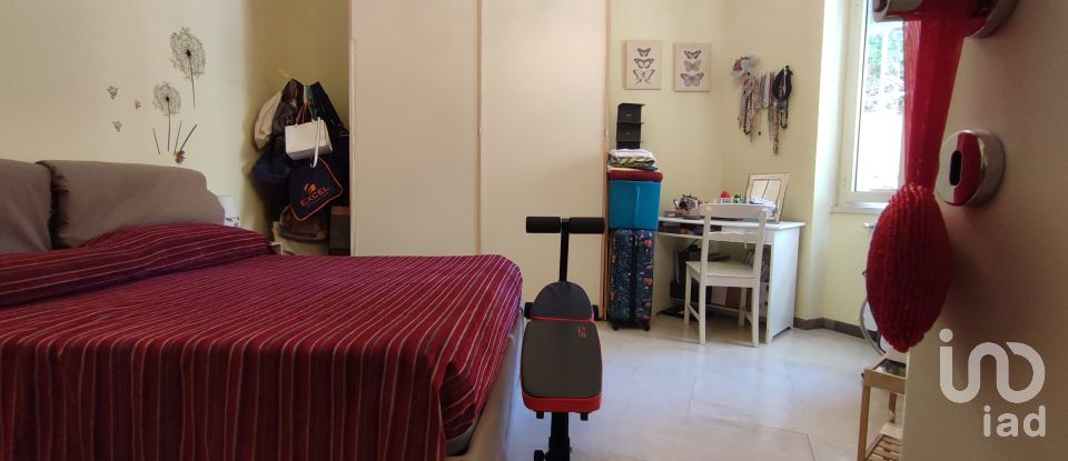 Three-room apartment of 81 m² in Roma (00135)