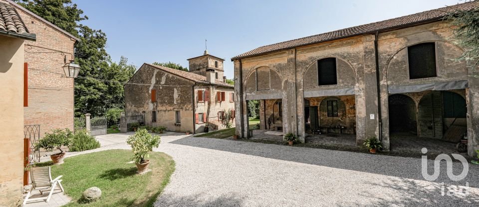 Villa storica 12 locali di 1.600 m² in Berra (44030)