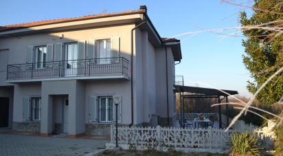 House 8 rooms of 428 m² in Asti (14020)
