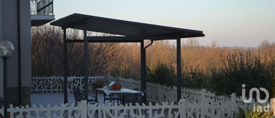 Casa indipendente / Villa 8 locali di 428 m² in Asti (14020)