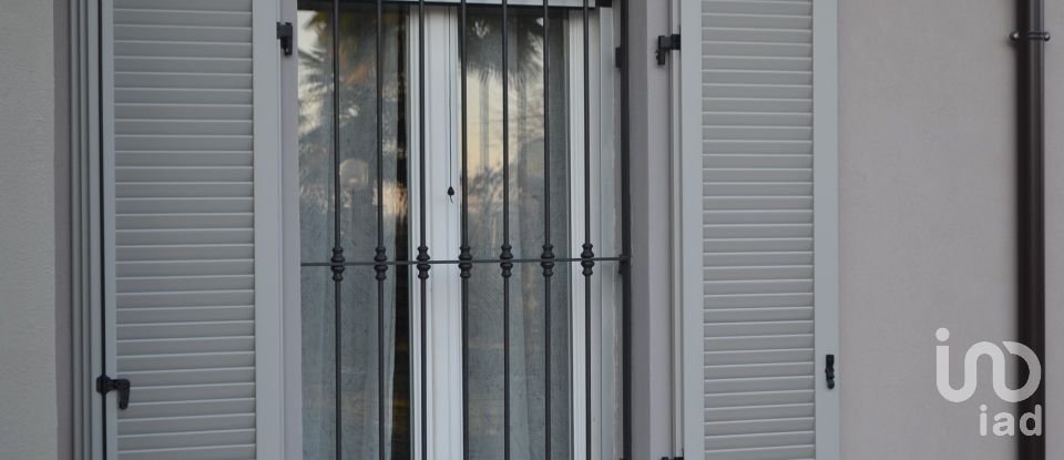 Casa indipendente / Villa 8 locali di 428 m² in Asti (14020)