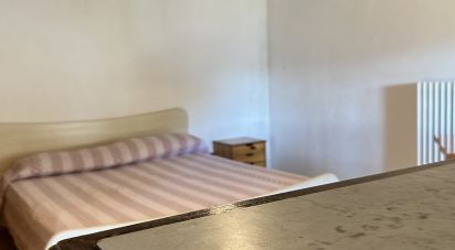 Rustico 23 locali di 400 m² in Falerone (63837)