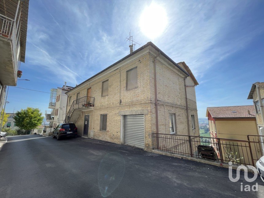 Town house 4 rooms of 156 m² in Montegranaro (63812)