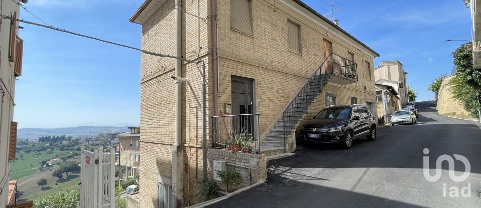 Casa indipendente 4 locali di 156 m² in Montegranaro (63812)