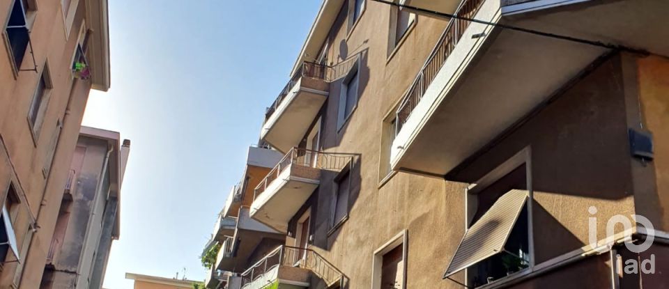 Apartment 7 rooms of 120 m² in Genova (16154)