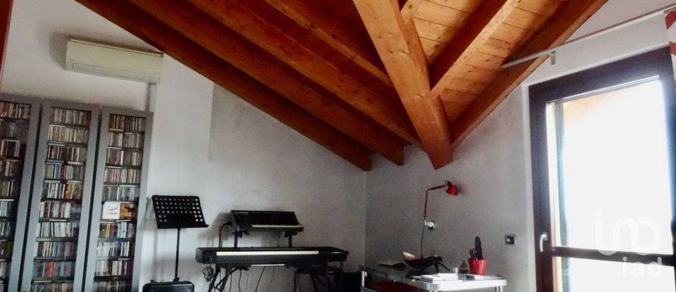 Casa indipendente 10 locali di 258 m² in Busnago (20874)