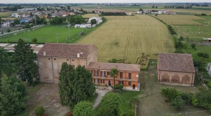 Casa indipendente 13 locali di 1.000 m² in Serravalle a Po (46030)