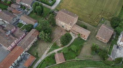 Casa indipendente 13 locali di 1.000 m² in Serravalle a Po (46030)