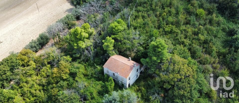 Casa indipendente 5 locali di 165 m² in Montefiore dell'Aso (63062)