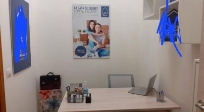 Shop / premises commercial of 28 m² in Savona (17100)