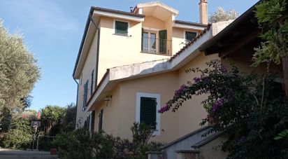 Casa indipendente 11 locali di 300 m² in Sassari (07040)