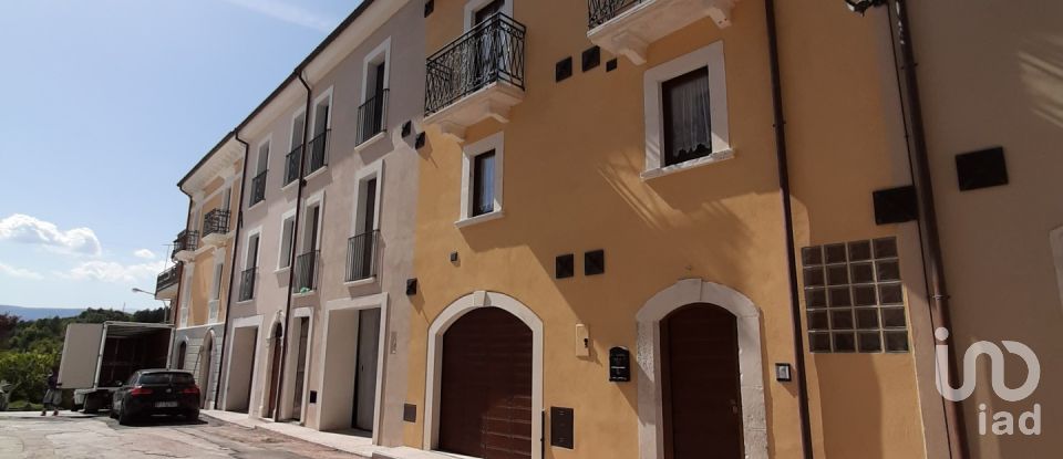 Casa indipendente 9 locali di 200 m² in San Pio delle Camere (67020)