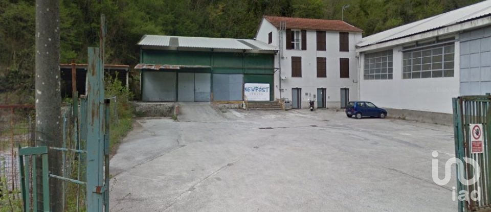 Capannone di 1.800 m² in Sant'Olcese (16010)