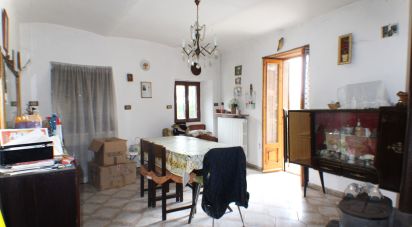 Casa indipendente / Villa 5 locali di 185 m² in Mombaldone (14050)