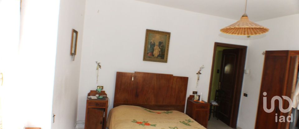 Casa indipendente / Villa 5 locali di 185 m² in Mombaldone (14050)