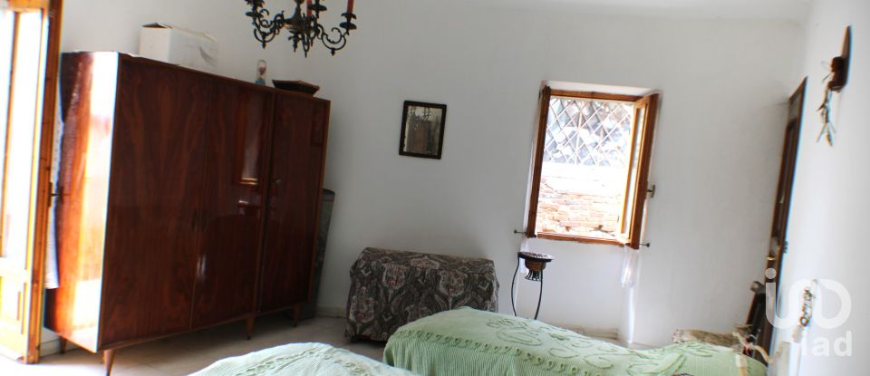 Casa indipendente / Villa 5 locali di 185 m² in Mombaldone (14050)