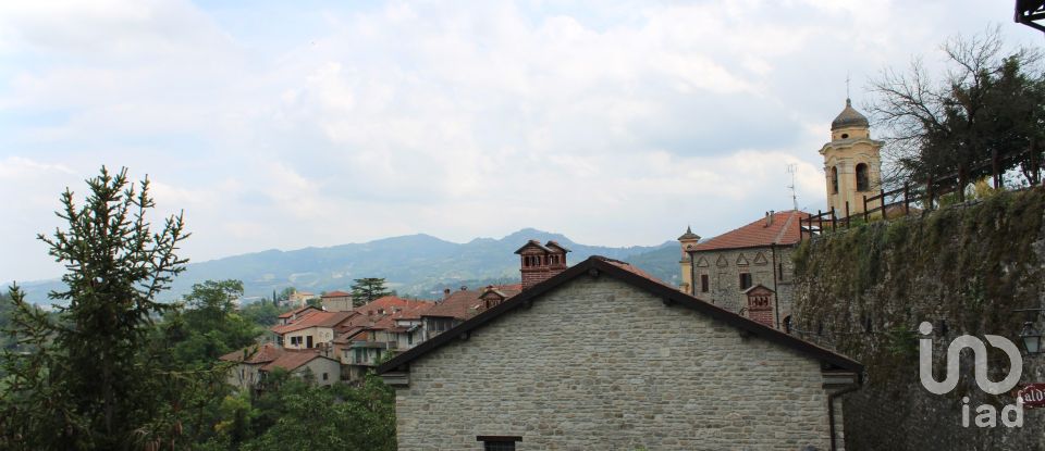 Casa indipendente / Villa 5 locali di 185 m² in Mombaldone (14050)