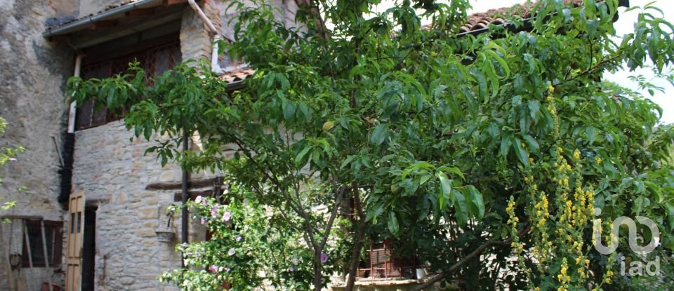 Casa indipendente / Villa 5 locali di 185 m² in Mombaldone (14050)