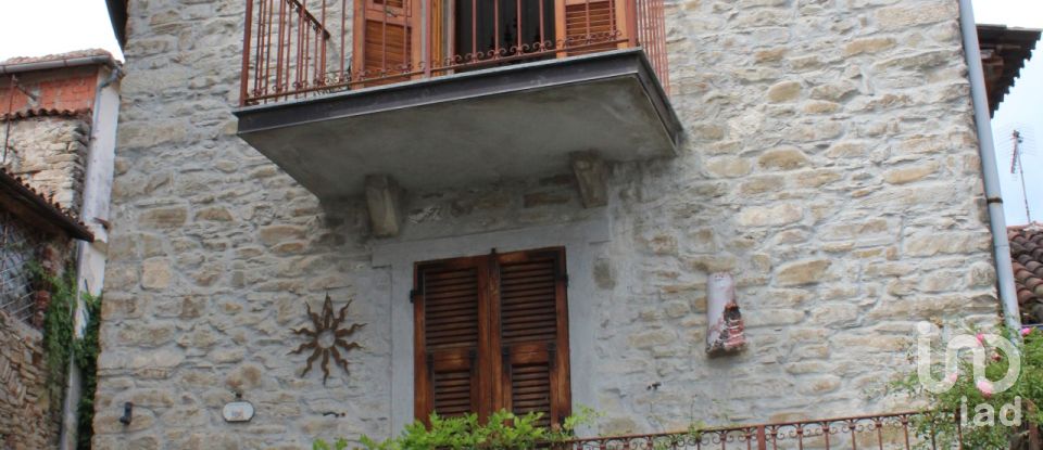 Casa indipendente / Villa 5 locali di 185 m² in Mombaldone (14050)