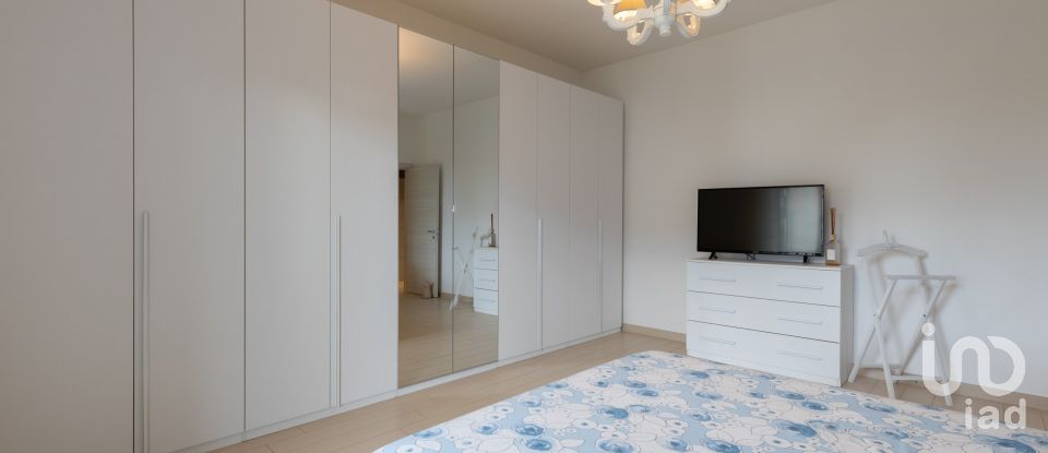 Apartment 5 rooms of 216 m² in Montegranaro (63812)